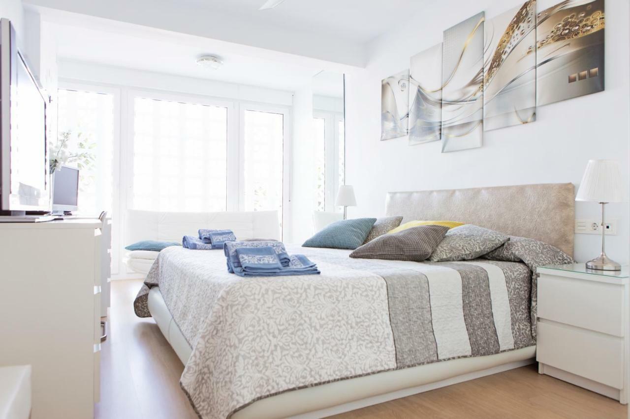 Apartamento Lujo Frente Al Mar Centro De Малага Екстер'єр фото