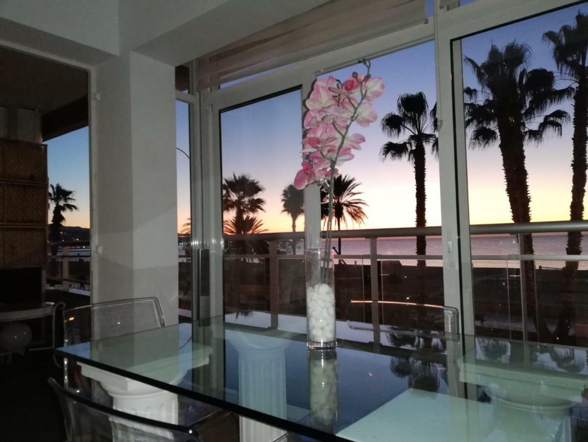Apartamento Lujo Frente Al Mar Centro De Малага Екстер'єр фото